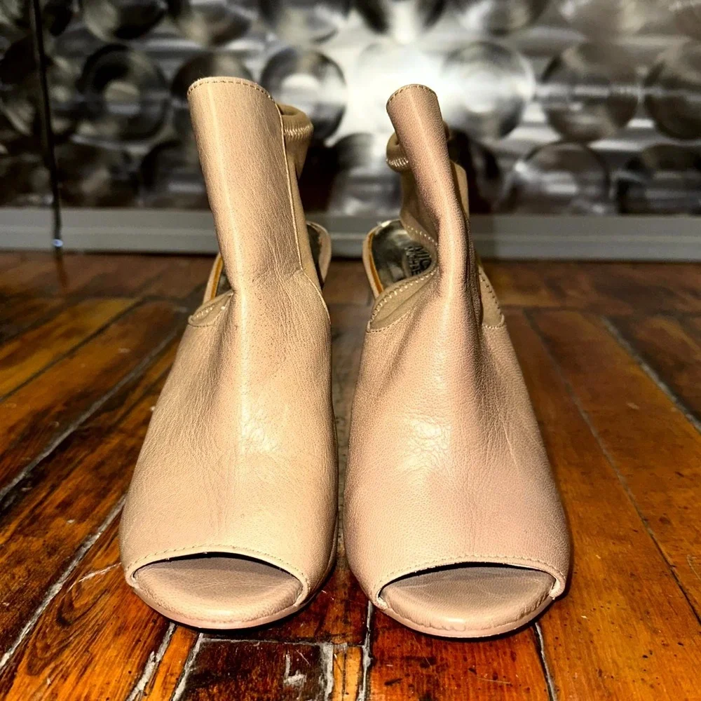 MICHAEL Michael Kors Blaze Ankle Boots Women's Size 7M Beige Leather Peep Toe